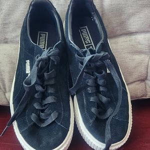 Puma sneaks